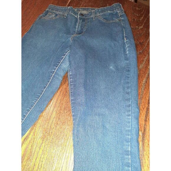 Size 4 Old Navy Mid Rise Super Skinny Denim Blue Jeans with Pockets Belt Loops - Picture 2 of 9